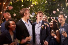 GAY WEDDING SUITS: HOW TO COORDINATE YOUR OUTFITS?